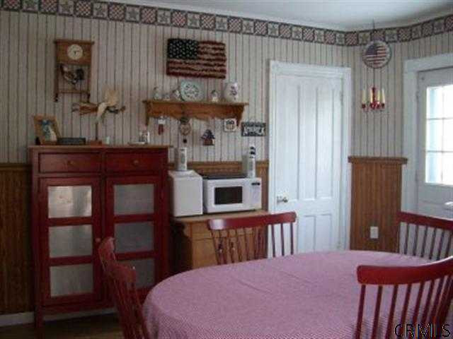 35 Romeyn Avenue Amsterdam, NY 12010 - Photo 11 of 17 Photo 11