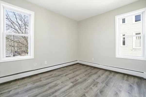 $2,200 | 254 Auburn Street, Unit 1, Manchester, NH 03103