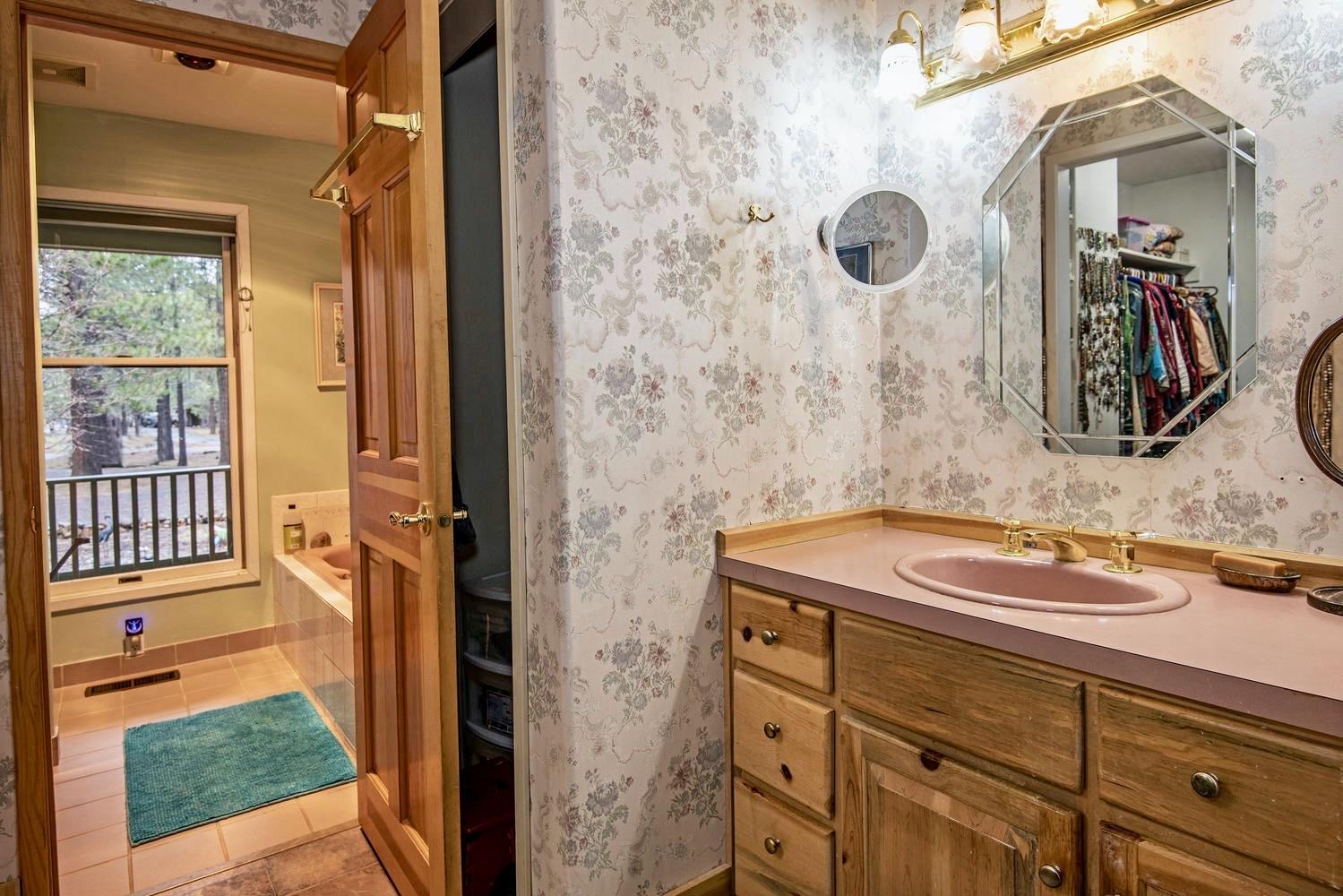 14420 Crossroads Loop Sisters, OR 97759 - Photo 13 of 24 13