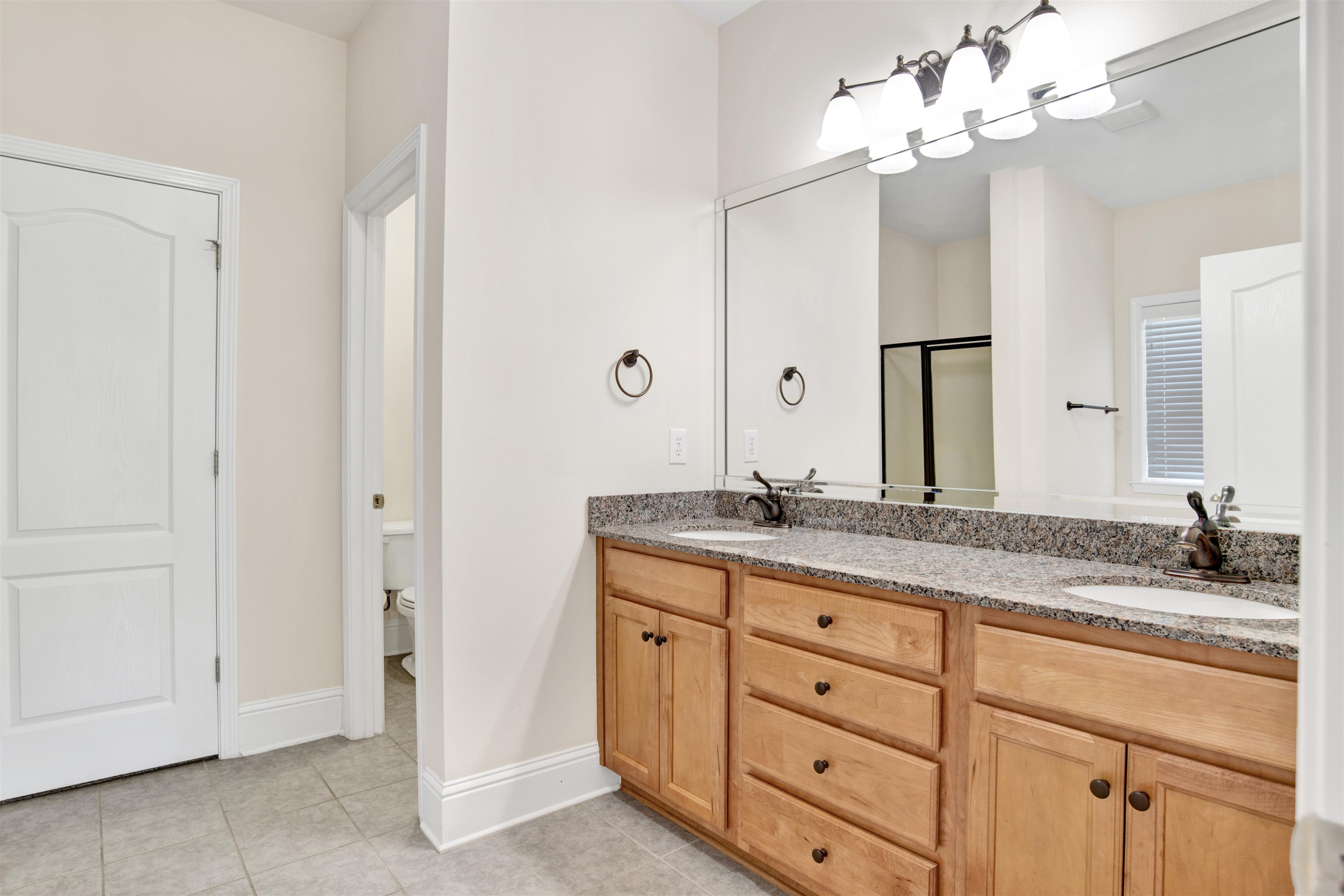 10910 Roanoke Loop Daphne, AL 36526 - Photo 27 of 33 Bathroom