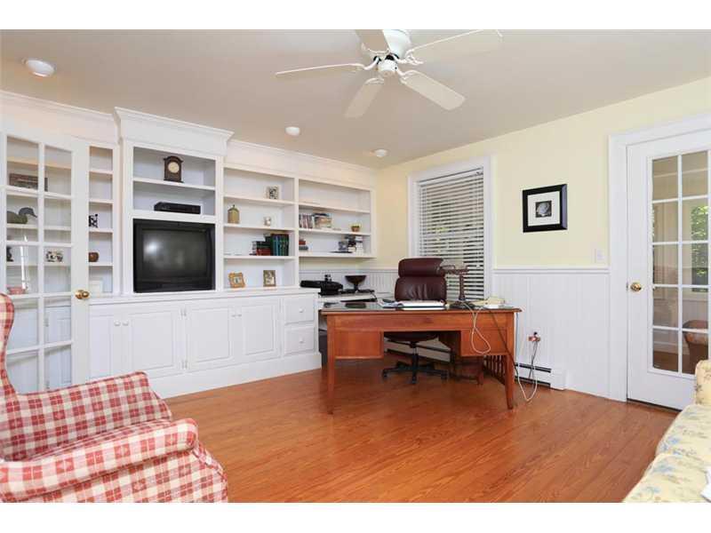 15 Fox Run Road Falmouth, ME 04105 - Photo 14 of 33 Den/Family/Great Room.