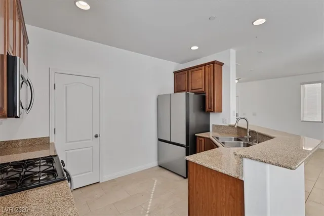 $2,050 | 1021 Valley Light Avenue, Henderson, NV 89011