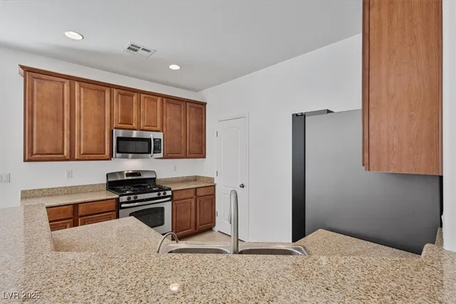 $2,050 | 1021 Valley Light Avenue, Henderson, NV 89011