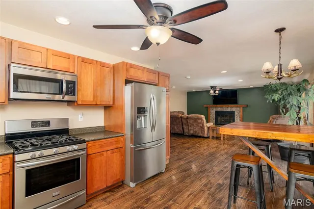 $385,000 | 1606 Rustic Lane, Troy, IL 62294