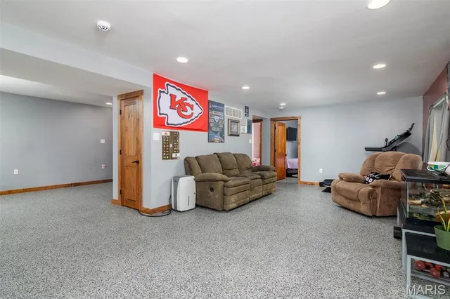 $385,000 | 1606 Rustic Lane, Troy, IL 62294