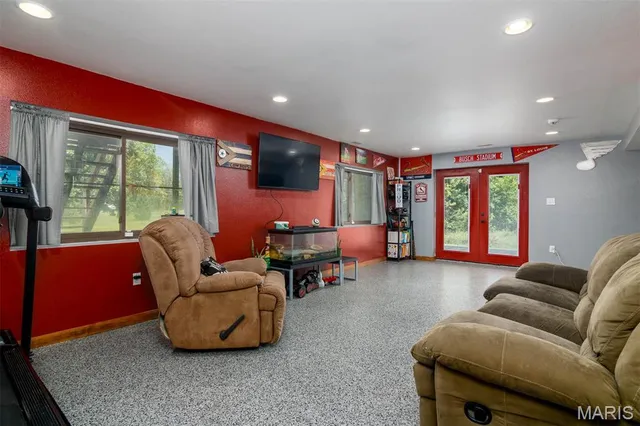 $385,000 | 1606 Rustic Lane, Troy, IL 62294