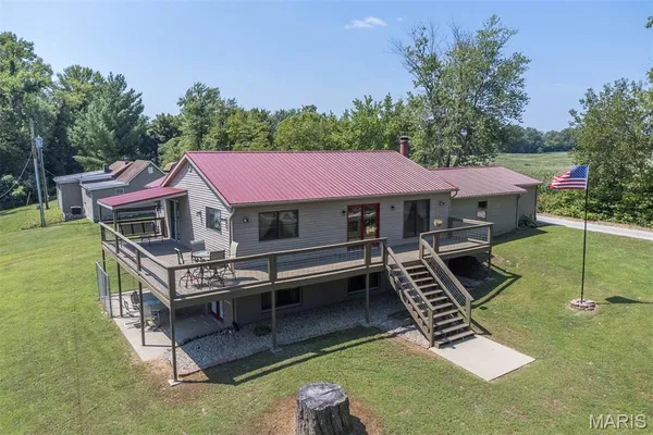 $390,000 | 1606 Rustic Lane, Troy, IL 62294