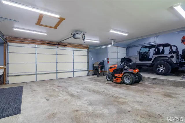 $385,000 | 1606 Rustic Lane, Troy, IL 62294