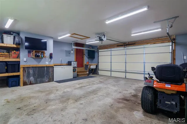 $385,000 | 1606 Rustic Lane, Troy, IL 62294