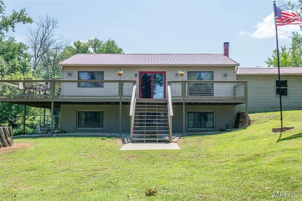 $390,000 | 1606 Rustic Lane, Troy, IL 62294