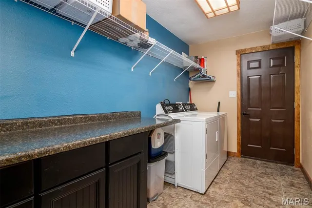 $385,000 | 1606 Rustic Lane, Troy, IL 62294