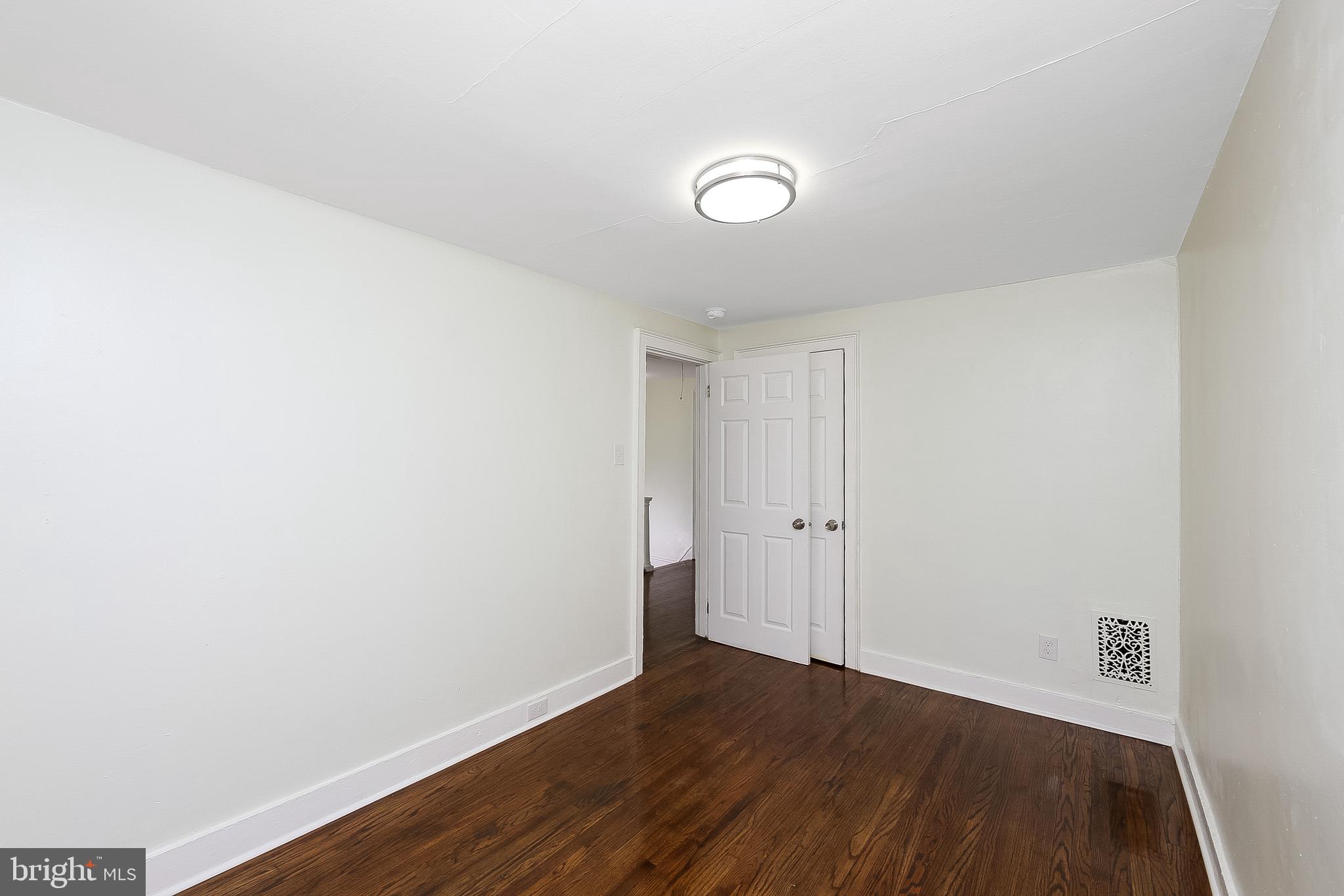 2854 Yorkship Road Camden, NJ 08104 - Photo 13 of 25