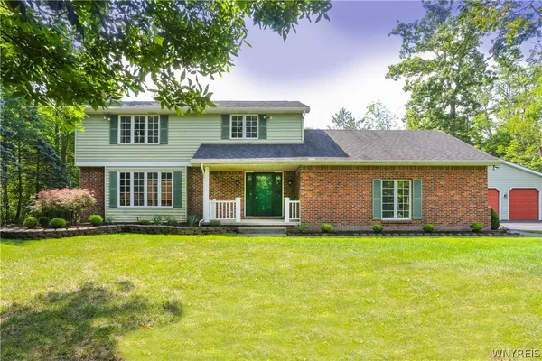 $699,900 | 140 South Jerge Drive, Elma, NY 14059