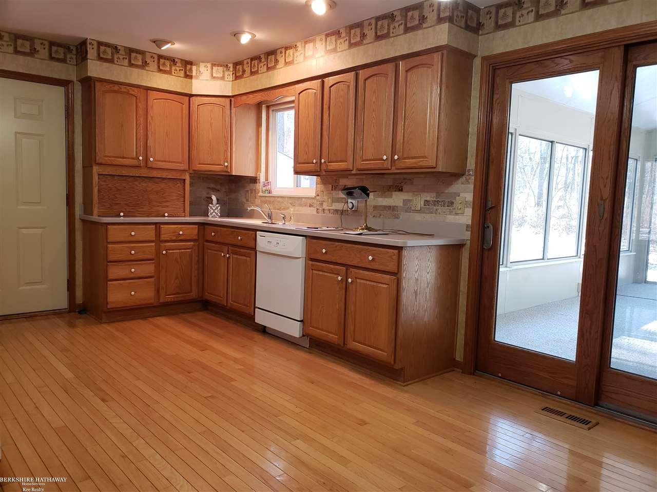 3393 East Sutton Road Dryden, MI 48428 - Photo 14 of 32 31348783-13.JPG