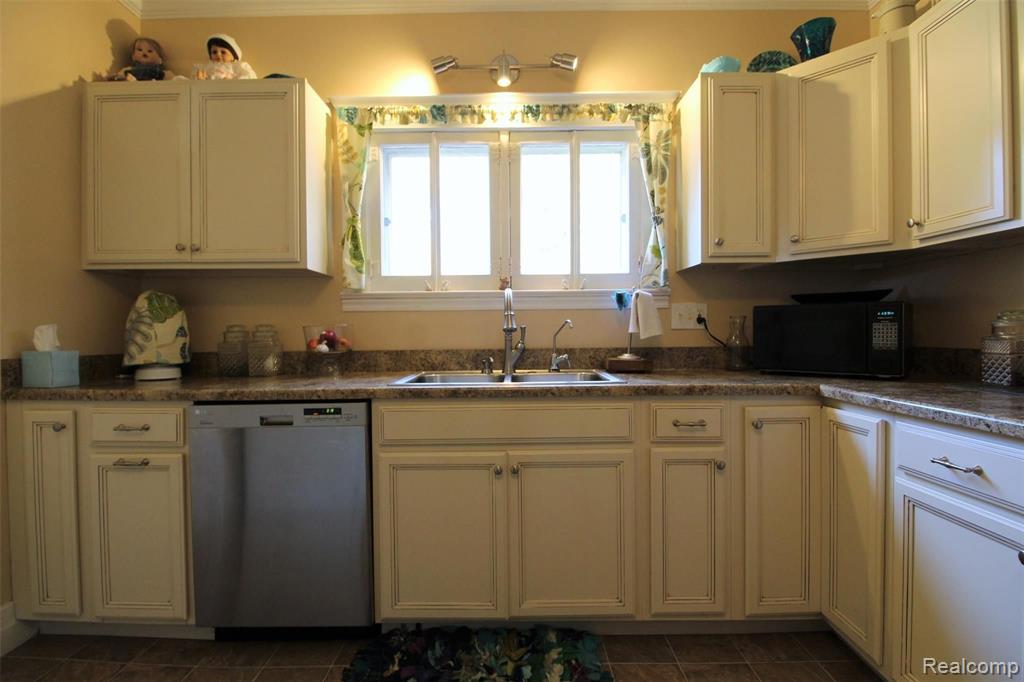 1242 Clark Road Lapeer, MI 48446 - Photo 23 of 94