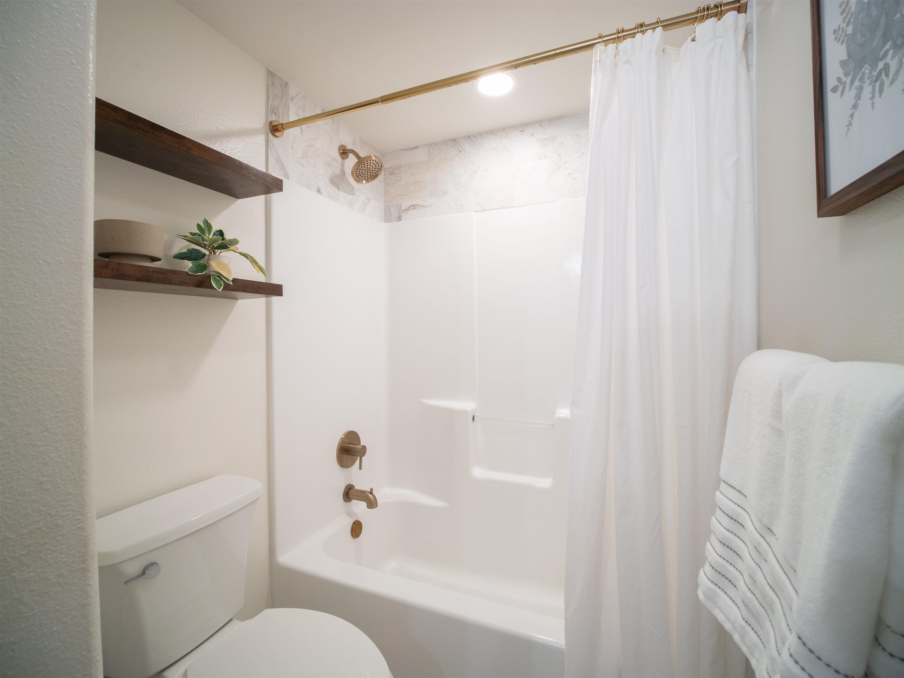 50 Eono Place Haiku, HI 96708 - Photo 36 of 50 a bathroom with a shower and a toilet