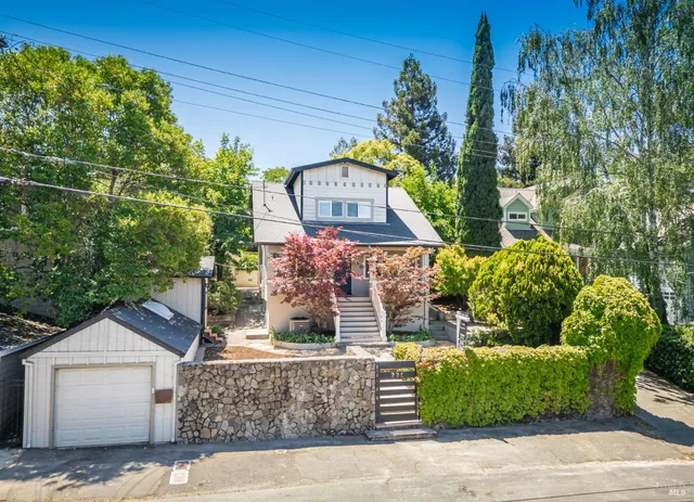 $999,000 | 225 Berna Avenue, Napa, CA 94559