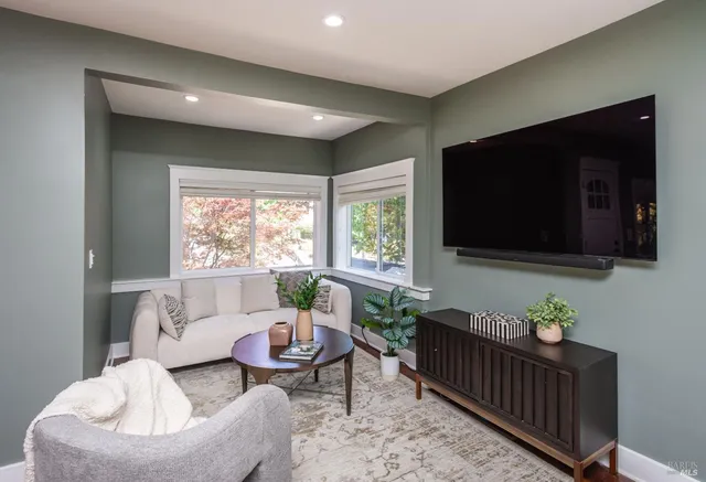 $999,000 | 225 Berna Avenue, Napa, CA 94559