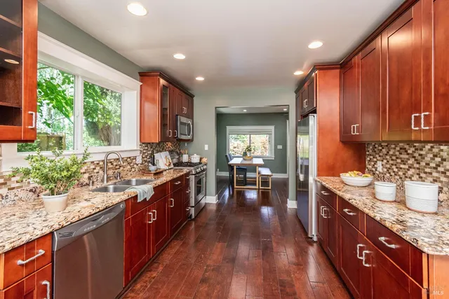 $999,000 | 225 Berna Avenue, Napa, CA 94559