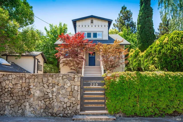 $999,000 | 225 Berna Avenue, Napa, CA 94559