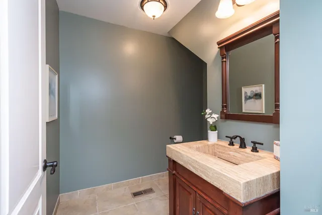 $999,000 | 225 Berna Avenue, Napa, CA 94559