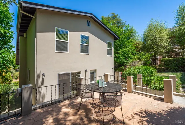 $999,000 | 225 Berna Avenue, Napa, CA 94559