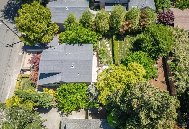 $999,000 | 225 Berna Avenue, Napa, CA 94559