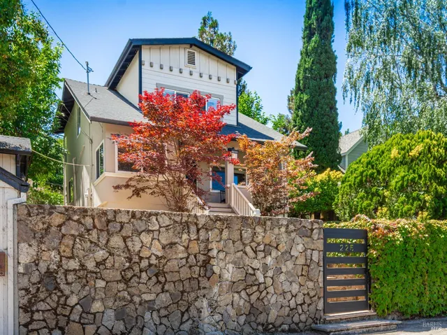 $999,000 | 225 Berna Avenue, Napa, CA 94559