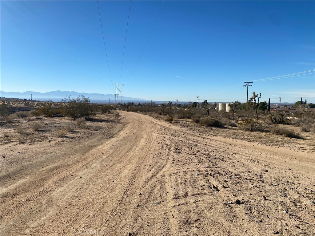 1 Tussing Ranch Road Apple Valley, CA 92308 - Photo 7 of 18 a view of a dry yard