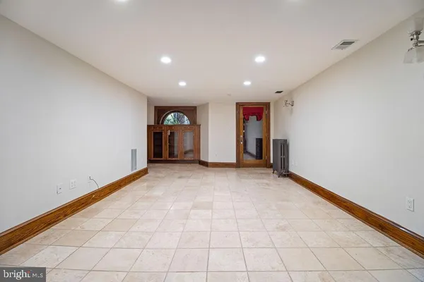 $9,500 | 1120 East Capitol Street Northeast, Washington, DC 20002