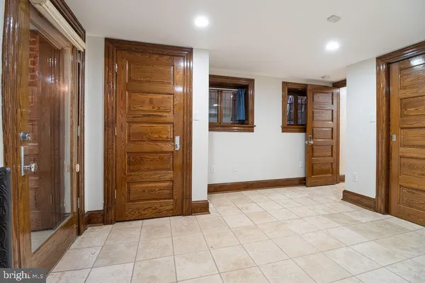 $9,500 | 1120 East Capitol Street Northeast, Washington, DC 20002