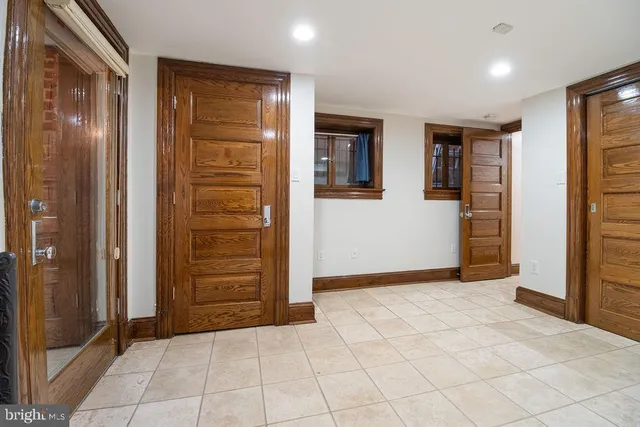 $9,500 | 1120 East Capitol Street Northeast, Washington, DC 20002