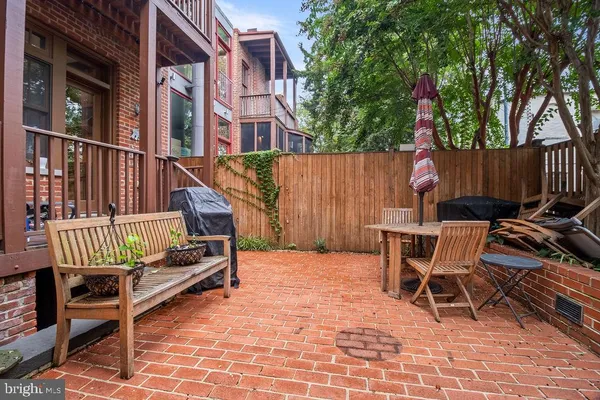 $9,500 | 1120 East Capitol Street Northeast, Washington, DC 20002