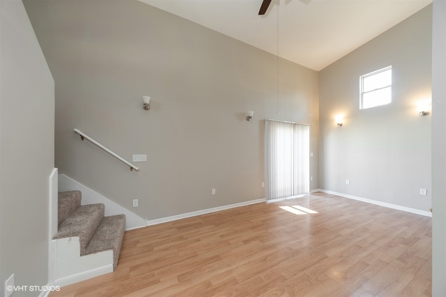 5245 Torrey Road Flint, MI 48507 - Photo 9 of 24 31376382-8.JPG