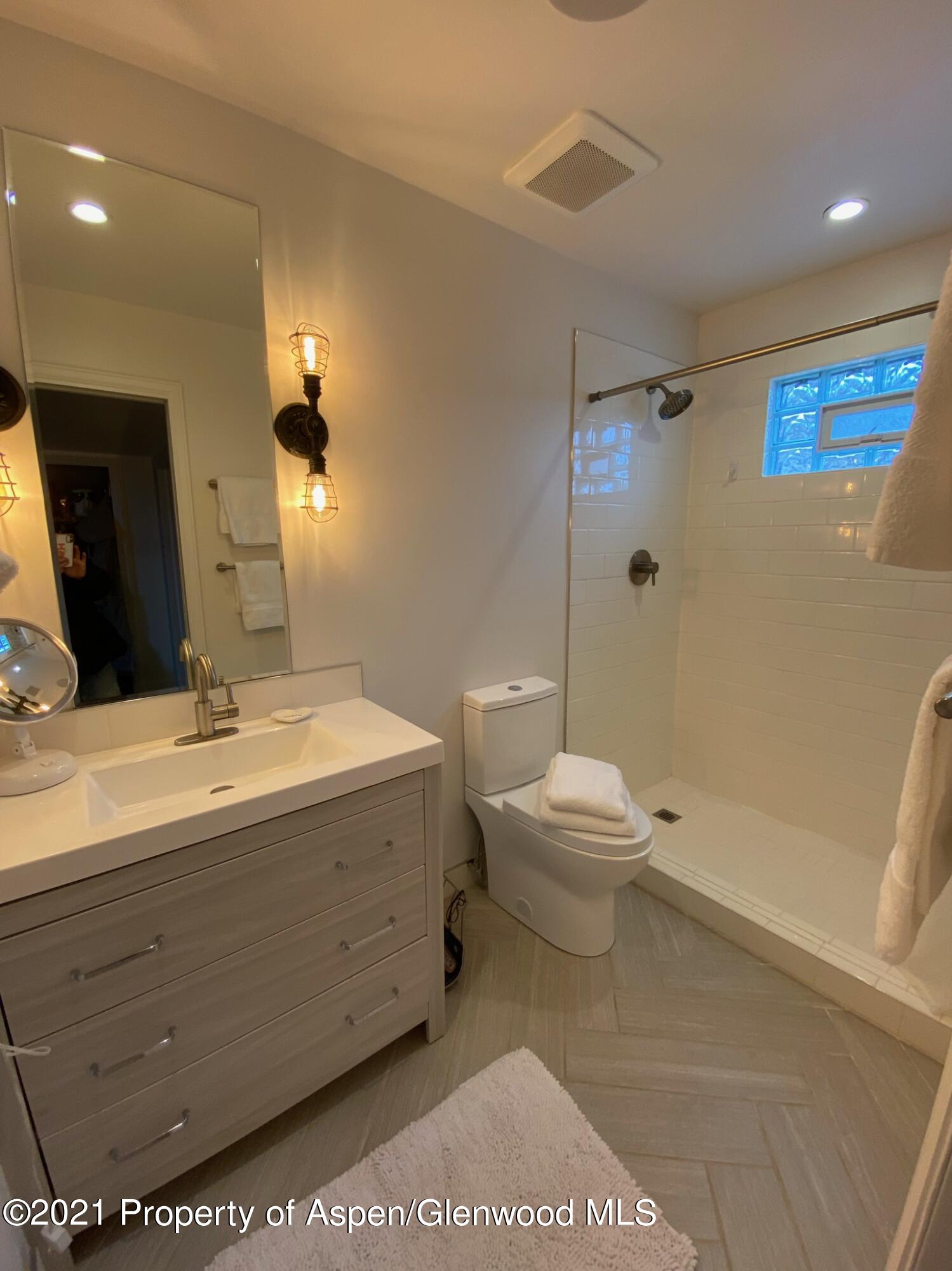 322 Light Hill Road Snowmass, CO 81654 - Photo 12 of 36 Primary Bath