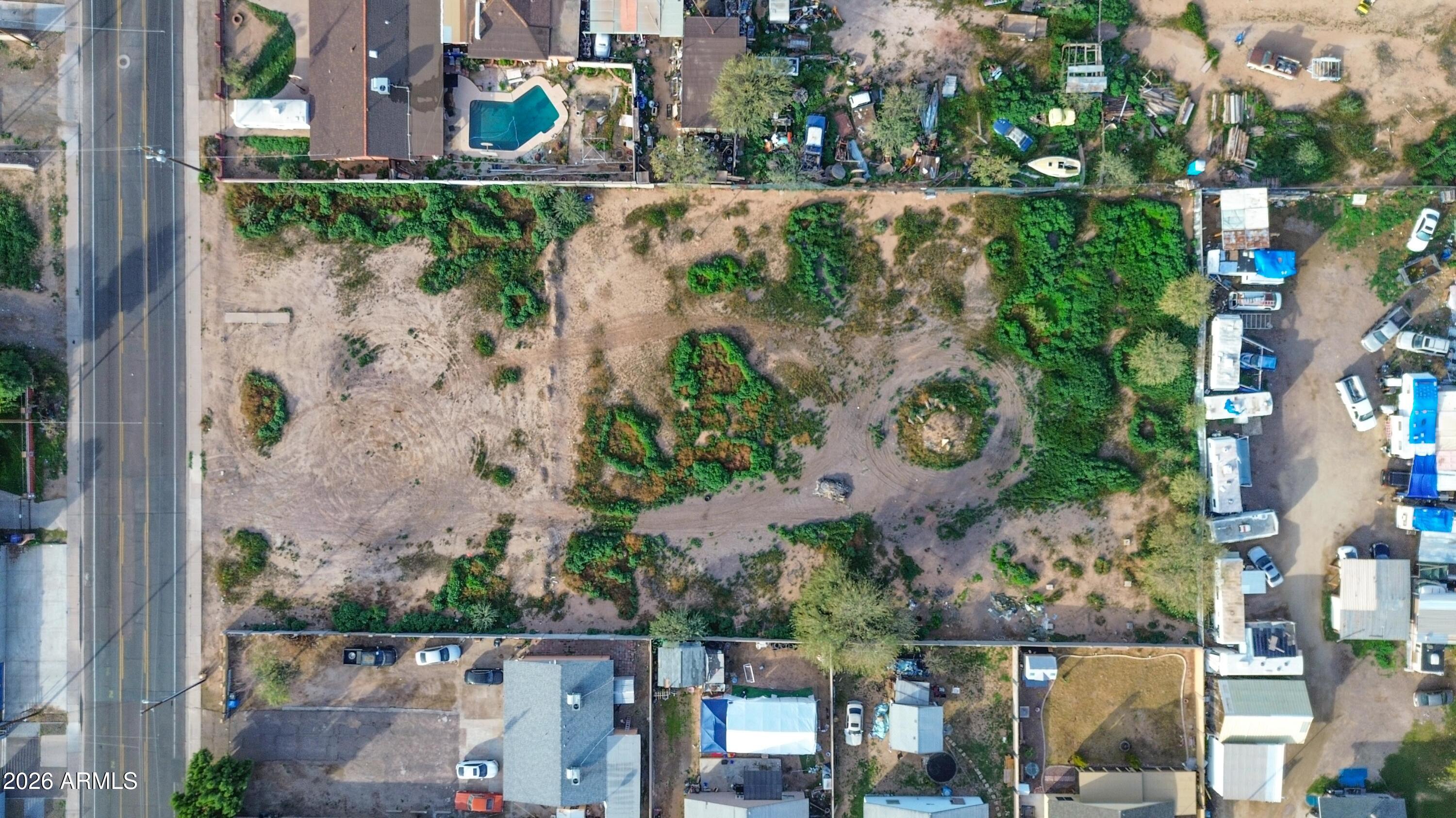 832 East Roeser Road Phoenix, AZ 85040 - Photo 35 of 47 an aerial view of multiple house
