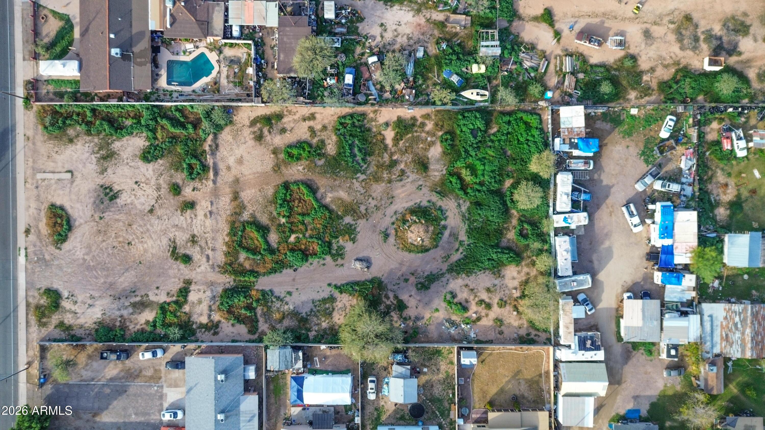 832 East Roeser Road Phoenix, AZ 85040 - Photo 36 of 47 an aerial view of multiple house