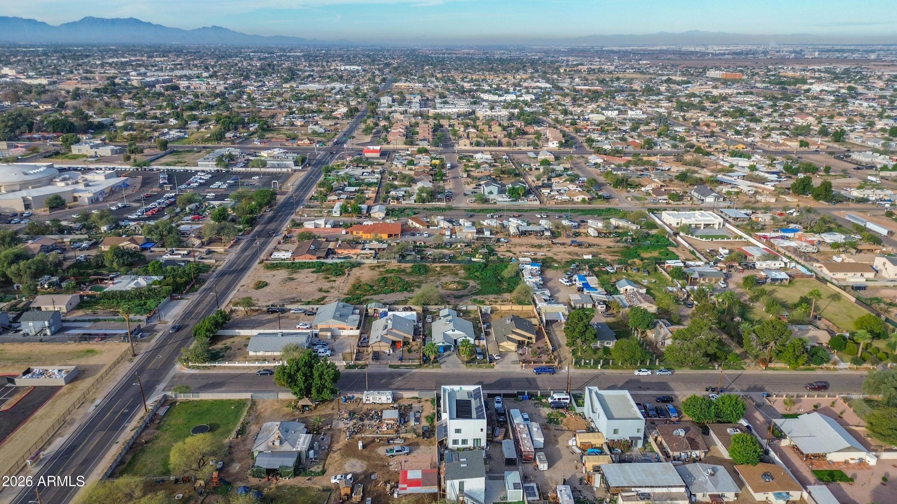 832 East Roeser Road Phoenix, AZ 85040 - Photo 7 of 47 an aerial view of multiple house