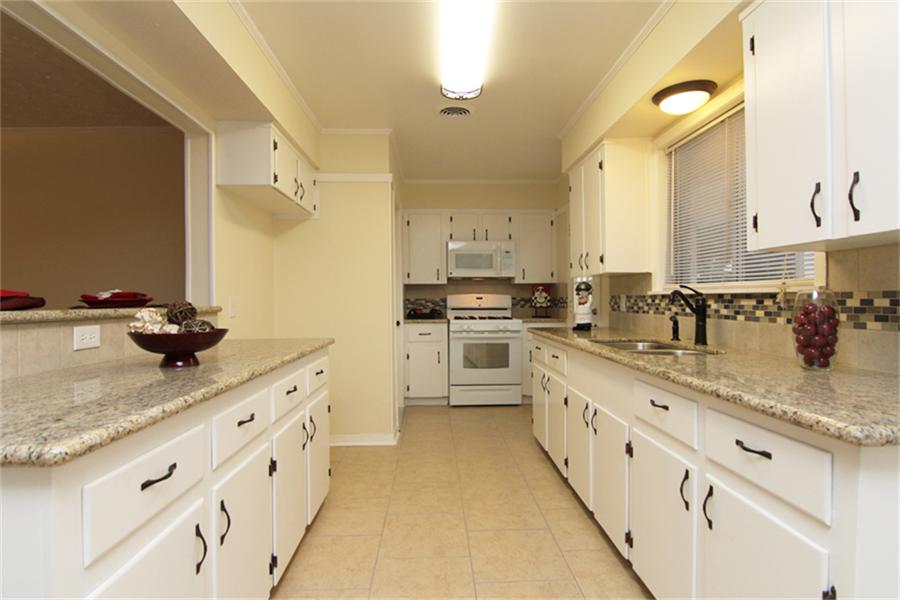 8526 Friendship Road Houston, TX 77080 - Photo 8 of 17