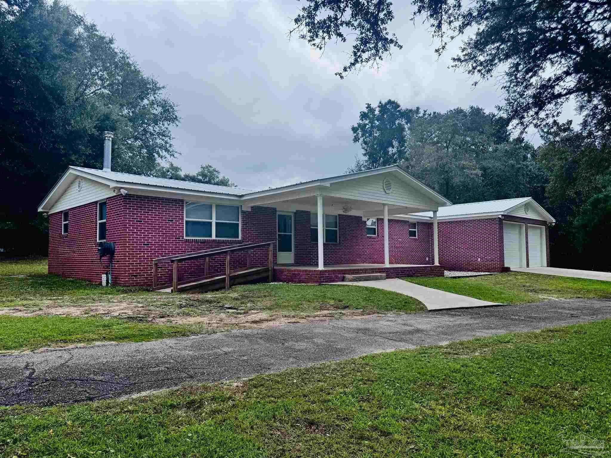 6636 Helms Road Pensacola, FL 32526 - Photo 4 of 32 Gallery Image 4
