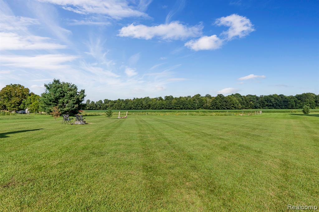 5290 Deland Road Flushing, MI 48433 - Photo 7 of 26