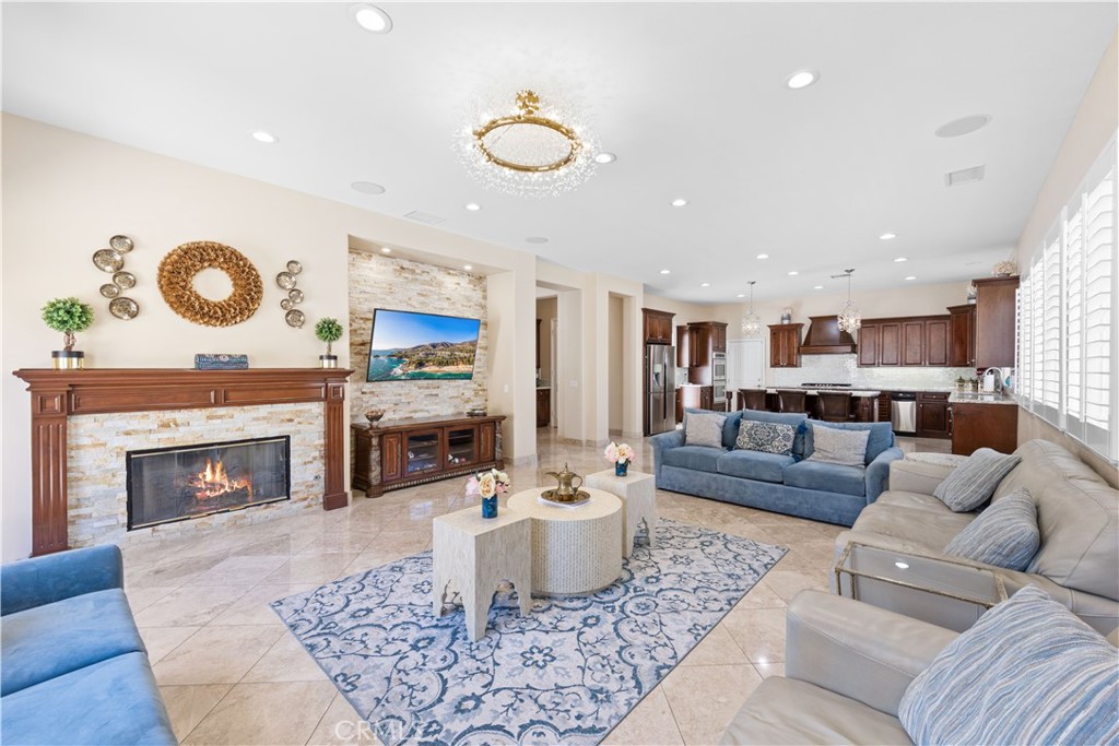 10140 Jacaranda Court Rancho Cucamonga, CA 91737 - Photo 18 of 70 Spacious family room