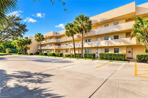 $260,000 | 501 Forest Lakes Boulevard, Unit 212, Naples, FL 34105