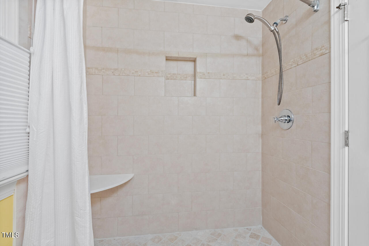 8012 Llewellyn Court Raleigh, NC 27613 - Photo 46 of 68 3rd Floor Shower