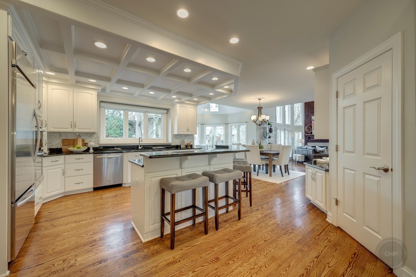 208 Crooked Tree Court Naperville, IL 60565 - Photo 12 of 97