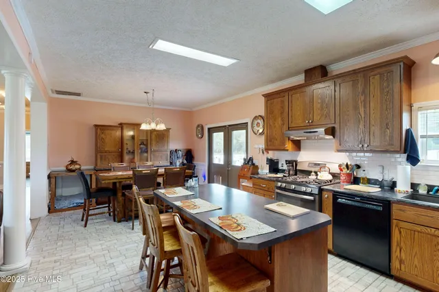 $625,000 | 330 Boyd Lane, Cove City, NC 28523