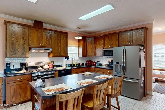 $625,000 | 330 Boyd Lane, Cove City, NC 28523