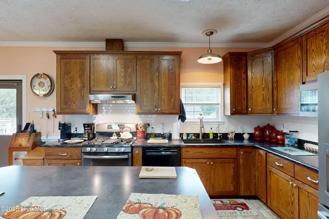 $625,000 | 330 Boyd Lane, Cove City, NC 28523