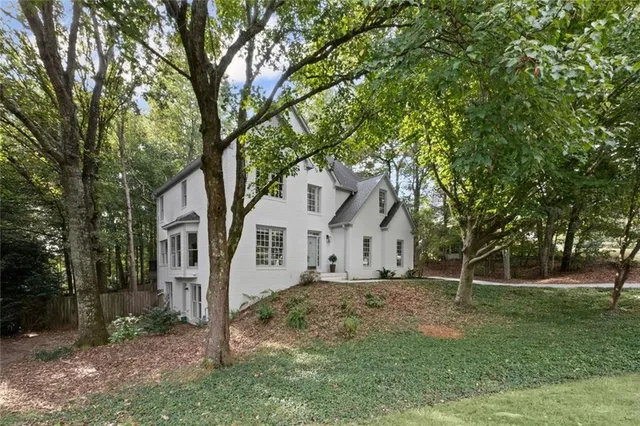 $849,000 | 475 Laurian View Court, Roswell, GA 30075