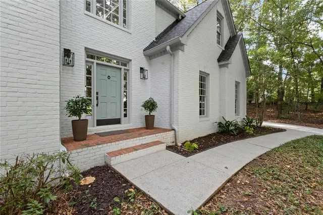 $849,000 | 475 Laurian View Court, Roswell, GA 30075